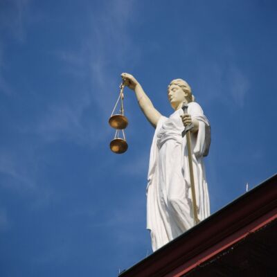 case-law-677940_1920_1440